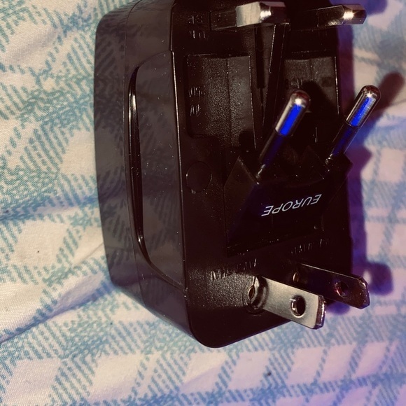 Wisdom W-200VDE 200W Step Up & Step Down Transformer - Picture 8 of 8